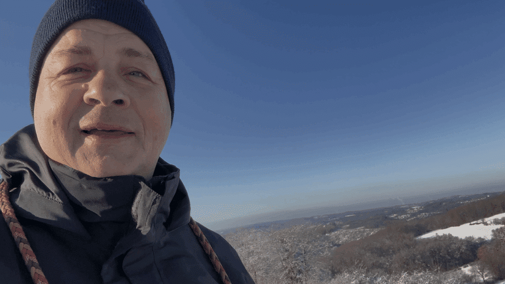 Sven Oliver Rüsche spricht in seinem Video über die Stadtrat Bergneustadt Sitzung am 26.11.2025.